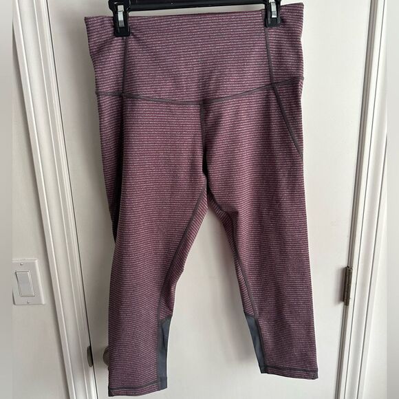 Zella Athletic Capri Leggings, Size Large - Picture 1 of 6